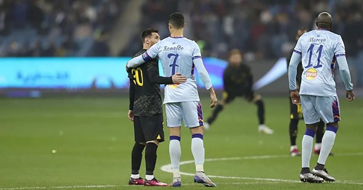 Piscadas entre Cristiano Ronaldo e Lionel Messi nas redes sociais após o duelo pela Riyadh Season Cup