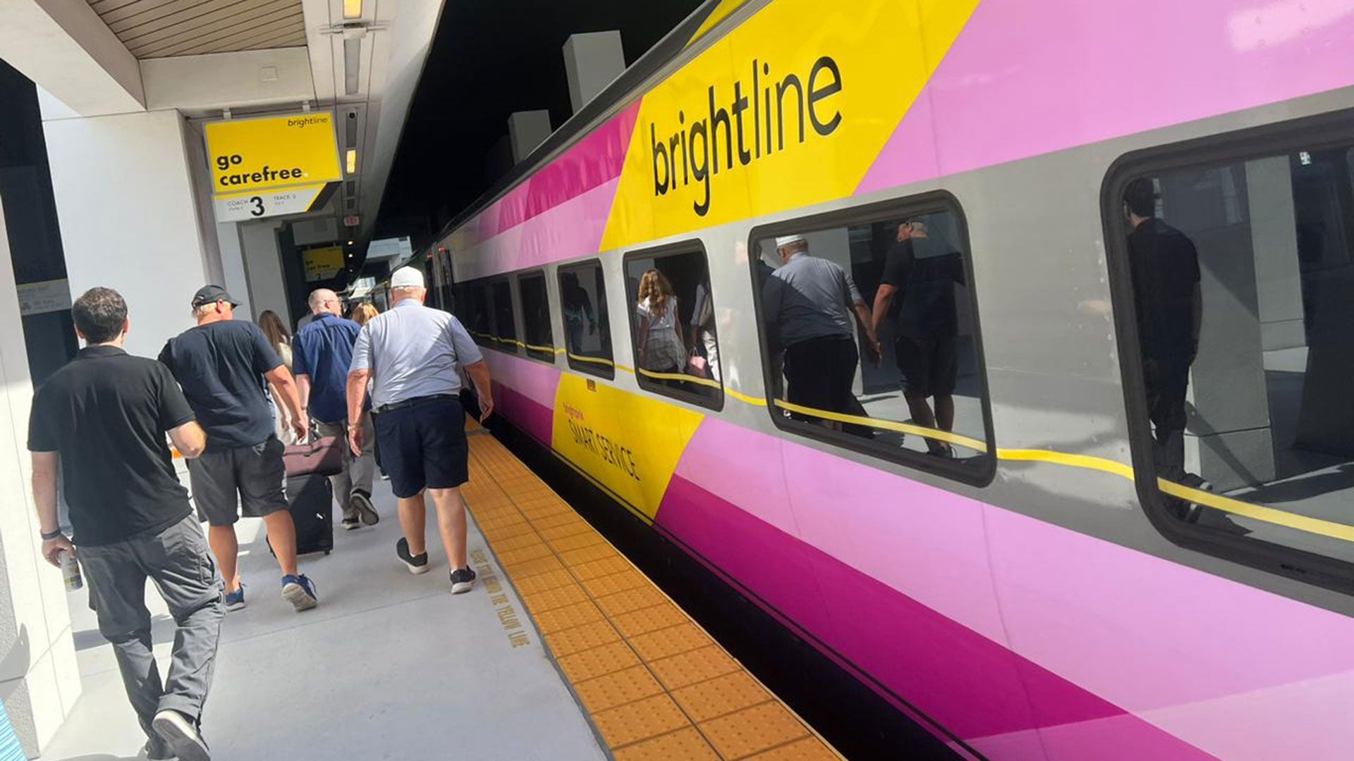 Brightline es el primer servicio privado de pasajeros interurbanos en Estados Unidos en 100 años.