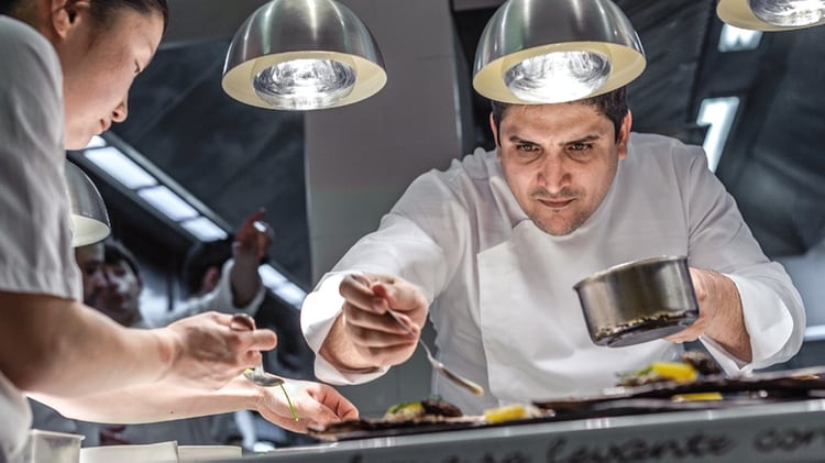 Mauro Colagreco obtuvo su tercera estrella Michelin por su restaurante Mirazur