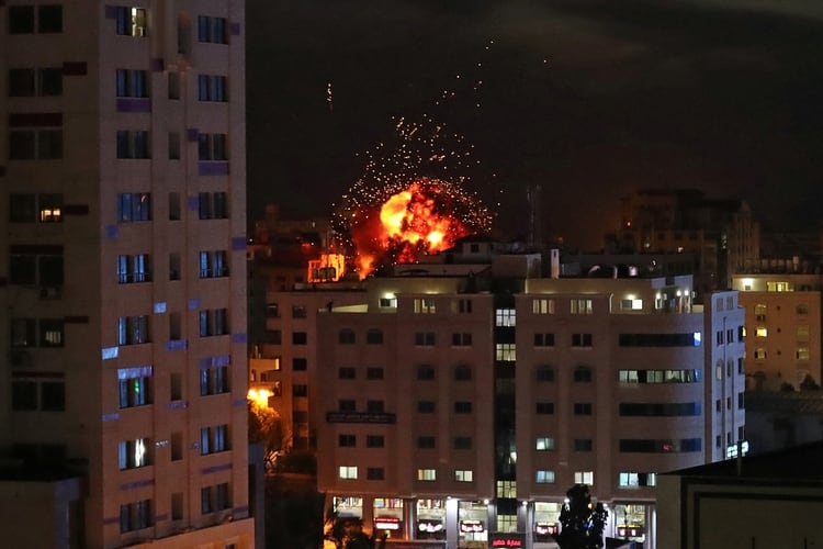 Israel bombardeó objetivos de Hamas en Gaza. (REUTERS/Suhaib Salem)