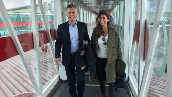 Macri y Awada viajaron ayer para Moscú, vía Frankfurt.
