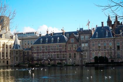 25/10/2020.- Vista del edificio del Parlamento y sede del Gobierno holandés, en La Haya. EFE/Imane Rachidi/Archivo
