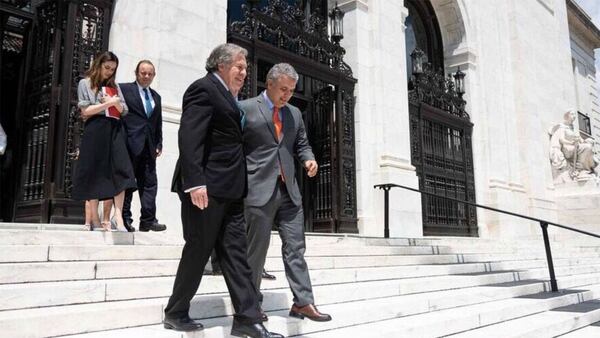 El presidente electo de Colombia junto a Luis Almagro