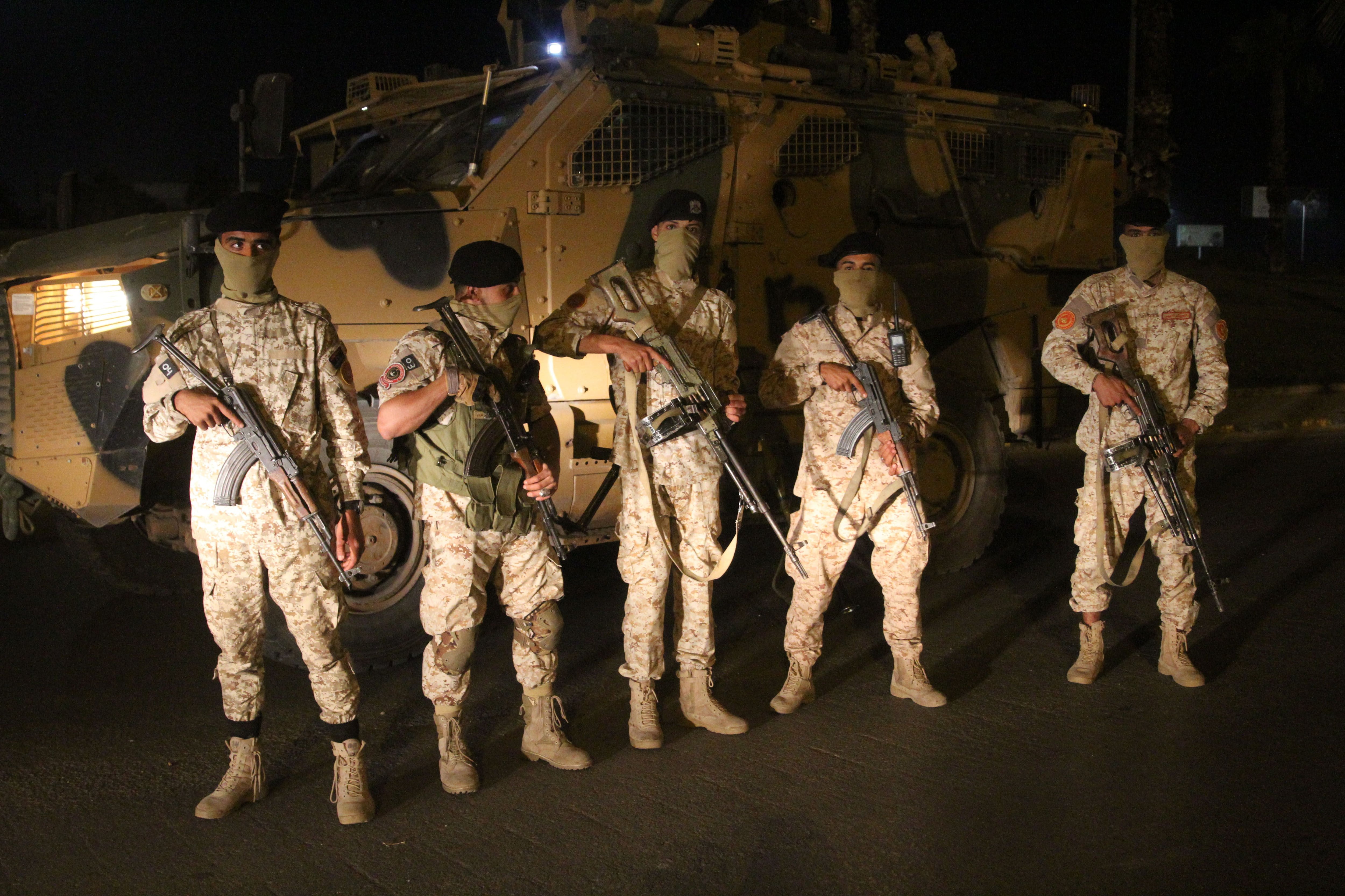 Combatientes de la brigada 444 del Gobierno de Unidad Nacional del ejército libio son vistos en Trípoli, Libia, el 10 de junio de 2022. Europa Press/Contacto/Hamza Turkia