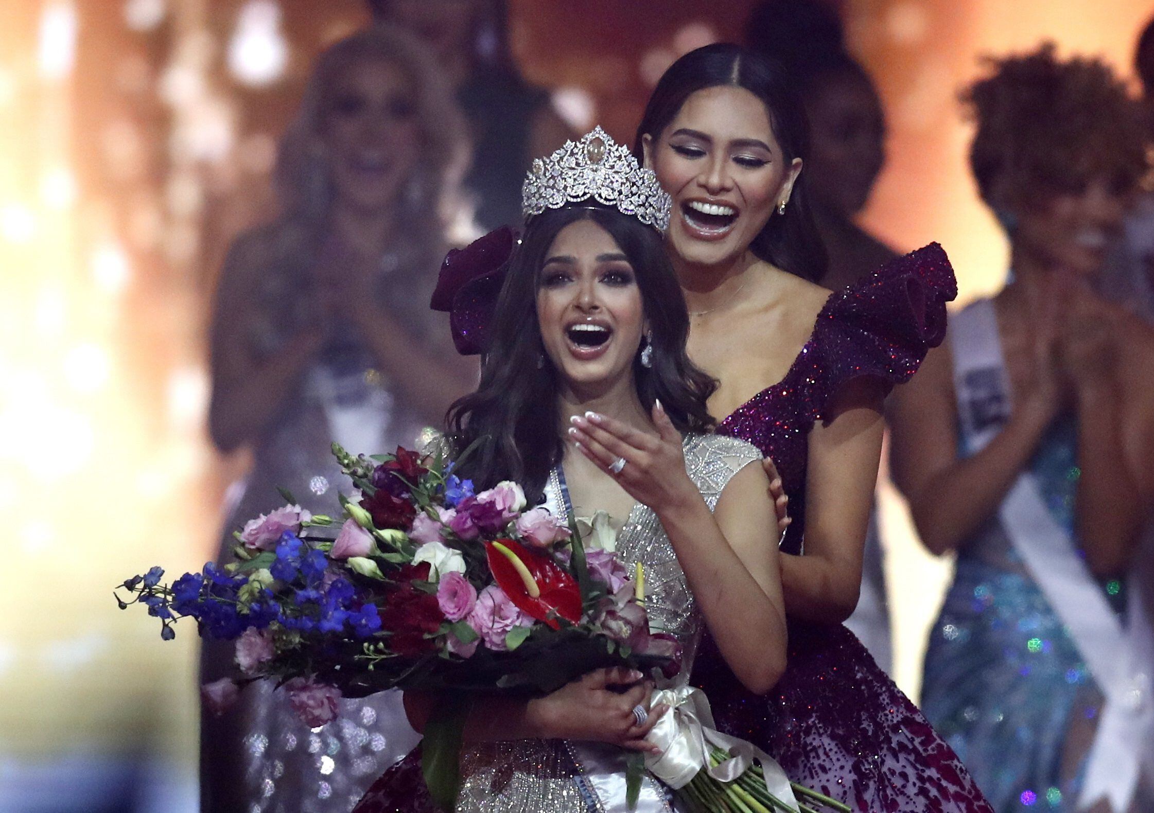 What will Andrea Meza do after handing over the Miss Universe crown to Harnaaz Kaur Sandhu