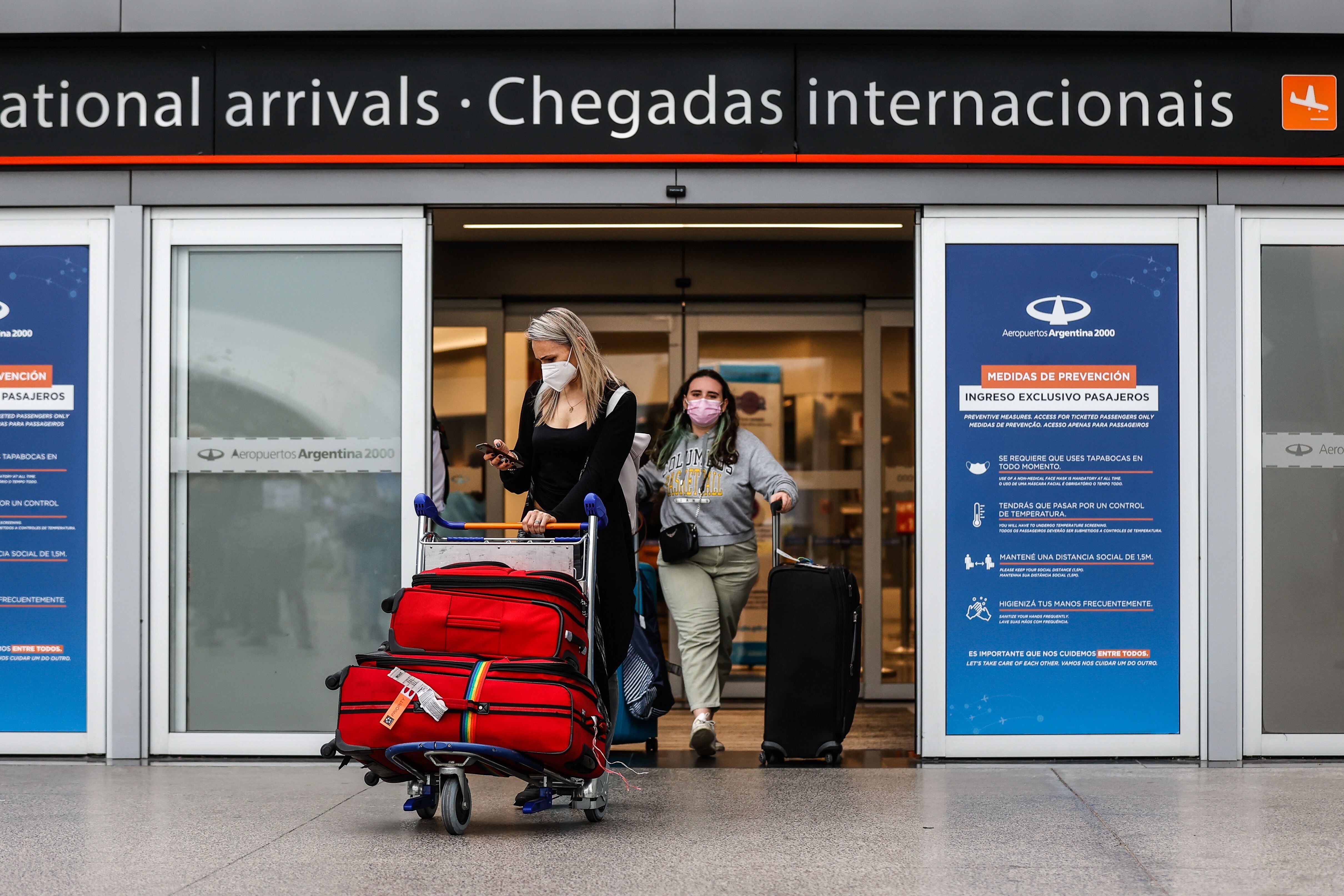 Distintas agencias de viajes promocionan paquetes con descuentos para viajar al exterior aunque no podrán ofrecer cuotas sin interés EFE/Juan Ignacio Roncoroni