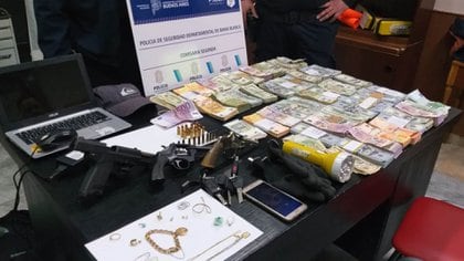Delincuentes entraron a robar a una casa en Bahía Blanca el 13 de agosto y se llevaron más de 300 mil dólares de la caja fuerte