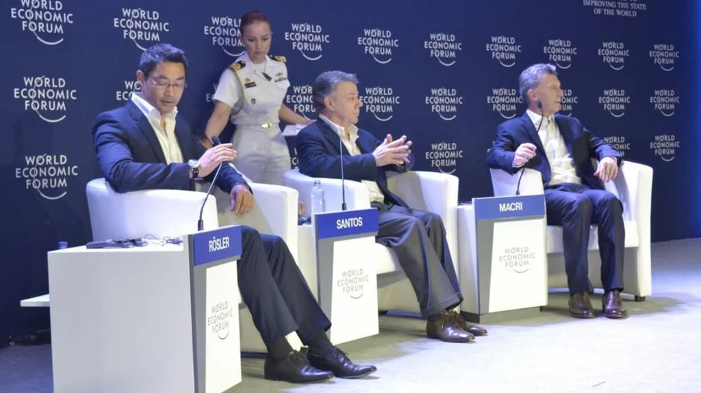 Juan Manuel Santos y Mauricio Macri encabezaron la apertura del Foro Económico en Medellín