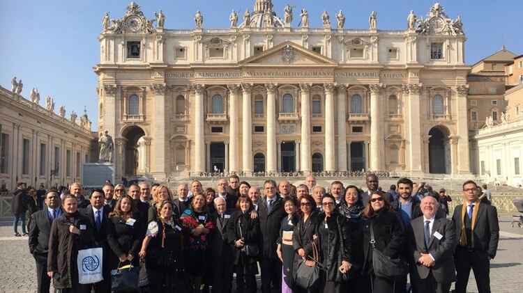 La foto conjunta de la delegaciÃ³n en el Vaticano