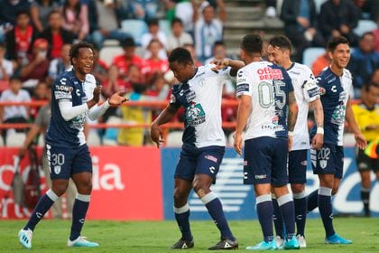 Los Tuzos vencieron 3-0 a Santos Laguna para avanzar a la siguiente ronda (Foto: EFE)