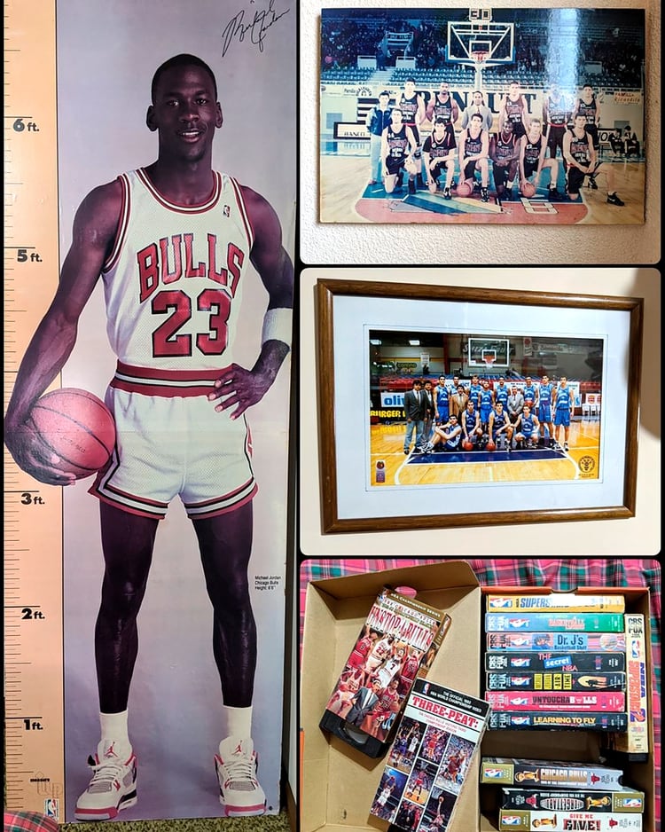 Michael Jordan, videos VHS de los Bulls en la NBA y dos fotos de sus primeros pasos en el básquet, los tesoros de Ginóbili en su casa de Bahía Blanca (@manuginobili)