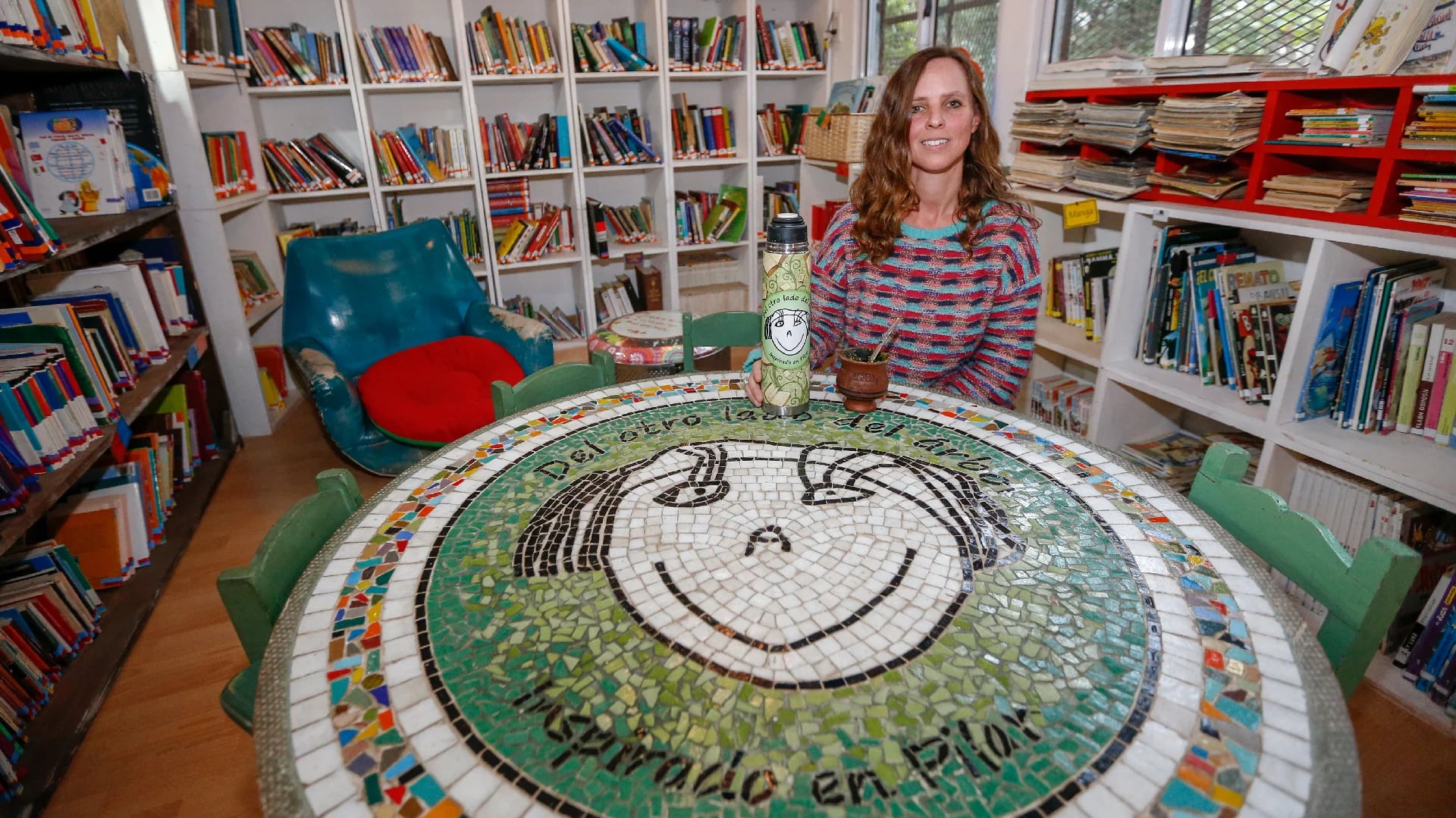 Paula Kriscautzky es la fundadora de la biblioteca infantil “Del otro lado del árbol”, en la ciudad de La Plata (Nicolás Aboaf)