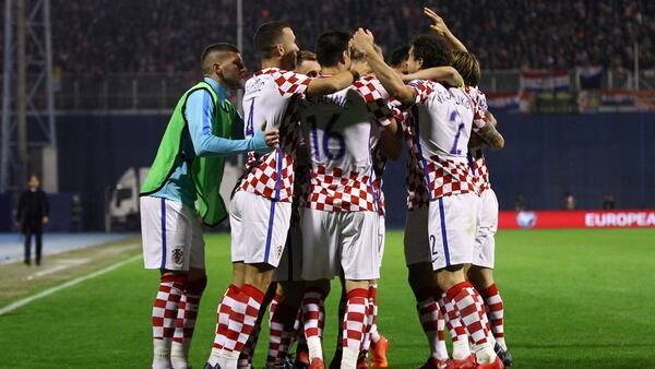 Croacia se impuso 4 a 1 de local ante Grecia y empató 0-0 de visitante (Reuters)