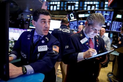 Corredores de Bolsa de Nueva York (Reuters)