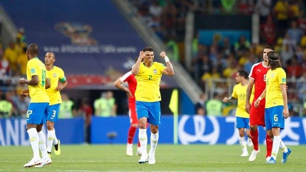 Thiago Silva cerró el 2-0 definitivo con un cabezazo a la salida de un tiro de esquina