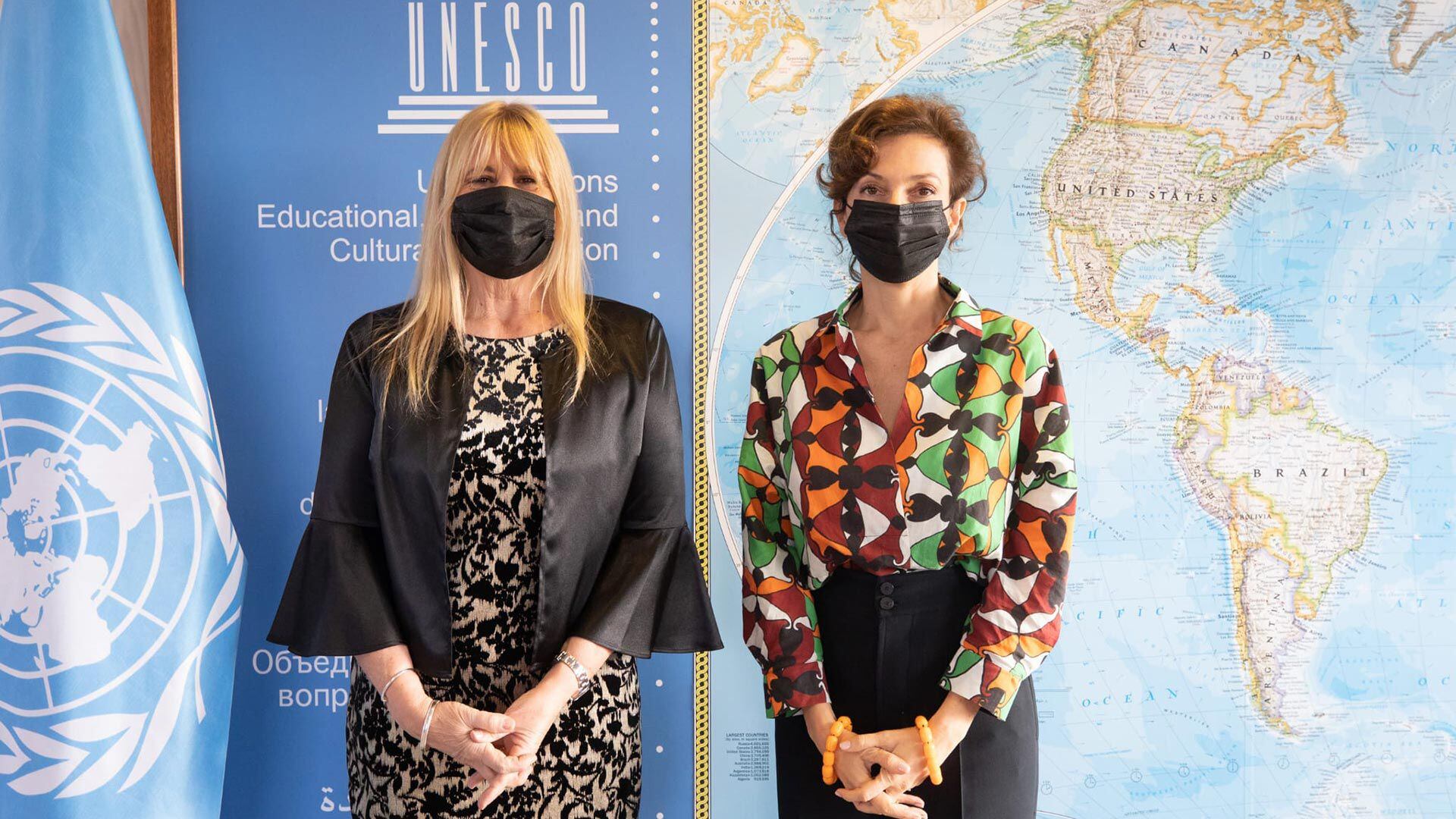 Marcela Losardo y Audrey Azoulay