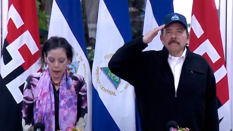 El presidente de Nicaragua, Daniel Ortega, y su esposa, la vicepresidente Rosario Murillo