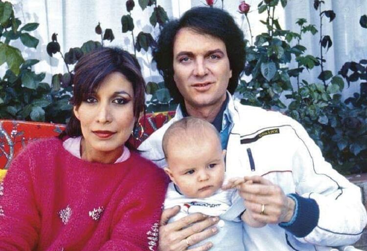 Lourdes Ornelas, Camilo Sesto y su hijo Camilín (Foto: Facebook @CamiloBlanes)