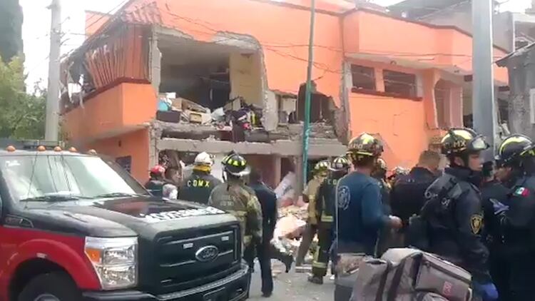 Una vivienda de la alcaldía Iztacalco explotó por acumulación de gas en su interior (Foto: screenshot video Twitter)