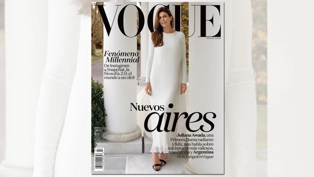 Juliana Awada fue elegida como tapa de la reconocida “Biblia de la moda” con un look total white (Vogue Latam)