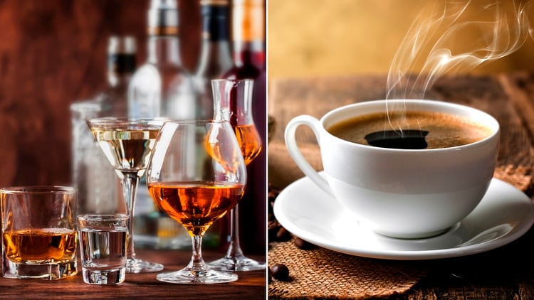 El consumo de alcohol y de cafeína son enemigos del buen dormir (Shutterstock)
