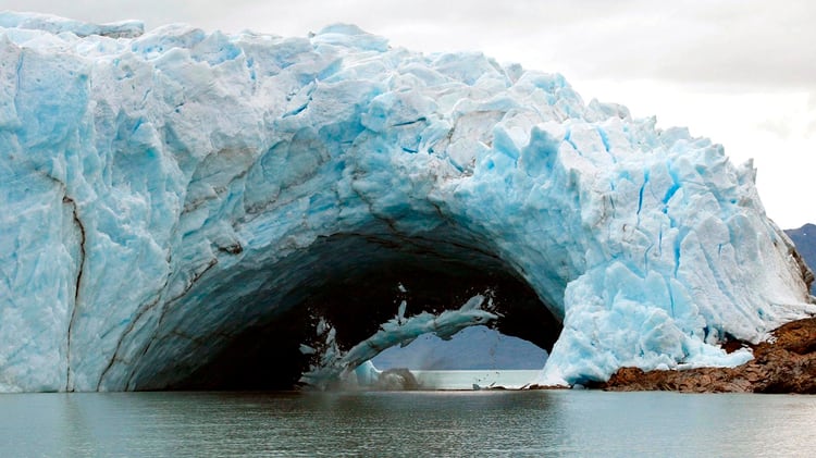 El Parque Nacional Los Glaciares está ubicado en la provincia de Santa Cruz y posee una superficie de 7.240 kilómetros cuadrados