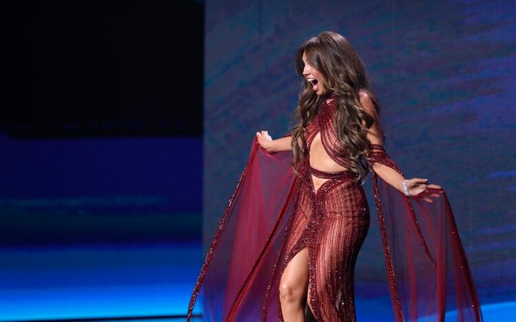 En la pasada entrega de los Latin Grammy Awards Thalía mostró una cintura de infarto (Foto: Reuters/Steve Marcus)