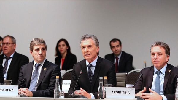 En su nota, Financial Times destaca la oportunidad y los temores de los inversores sobre la Argentina