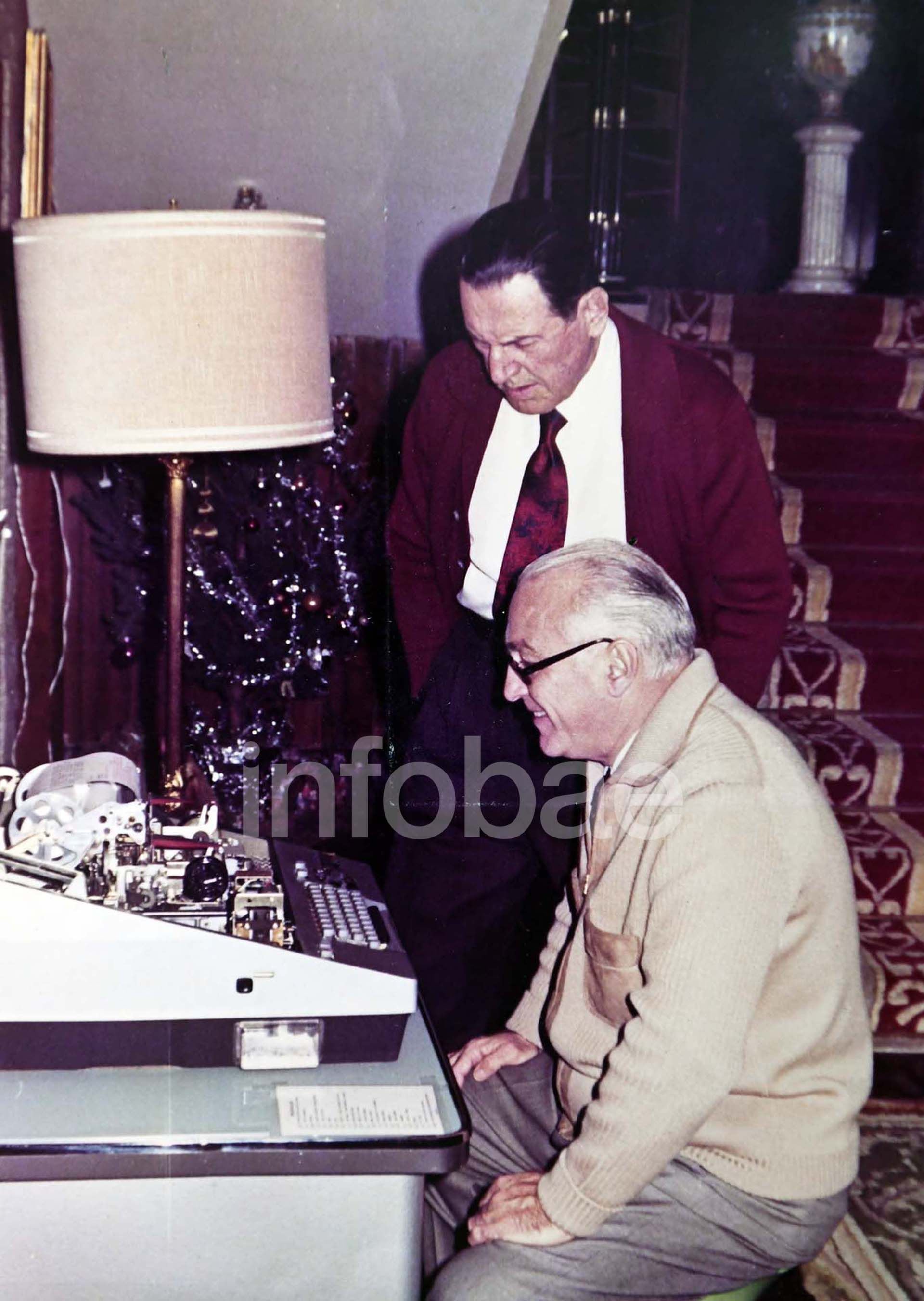 Perón y López Rega en una foto íntima entrada por Norma López Rega a Infobae 