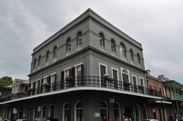 Fachada de la mansión de Madame LaLauire en Nueva Orleans que adquirió Nicolas Cage en 2006