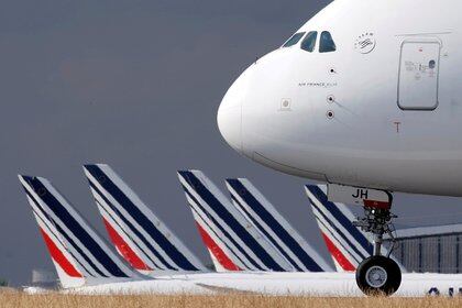 Air France prevé dos frecuencias semanales con la modalidad de vuelos especiales (REUTERS/Christian Hartmann/File Photo)