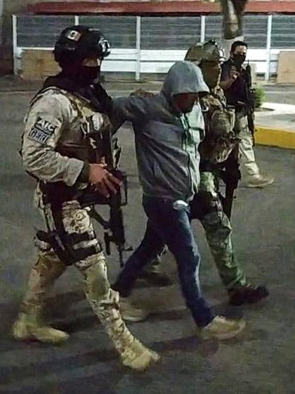 La primera versión sobre la detención del narcotraficante había sido "sin un solo disparo" (Foto: Twitter Fiscalía General del Estado de Guanajuato)