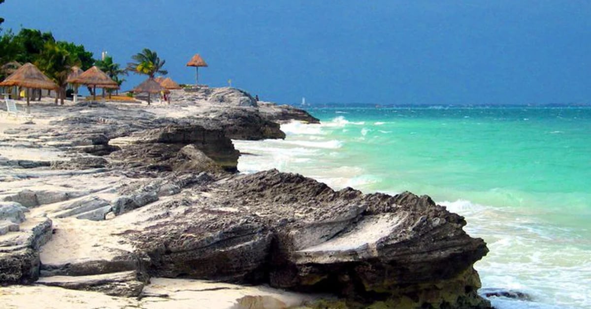What are the best beaches in Cancun, Los Cabos and Puerto Vallarta ideal to visit during Holy Week