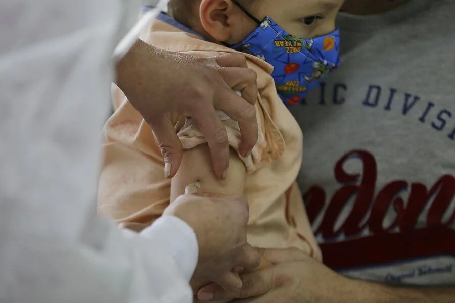 Conozca los puntos de vacunación covid-19 para niños y niñas mayores de 3 años en Bogotá