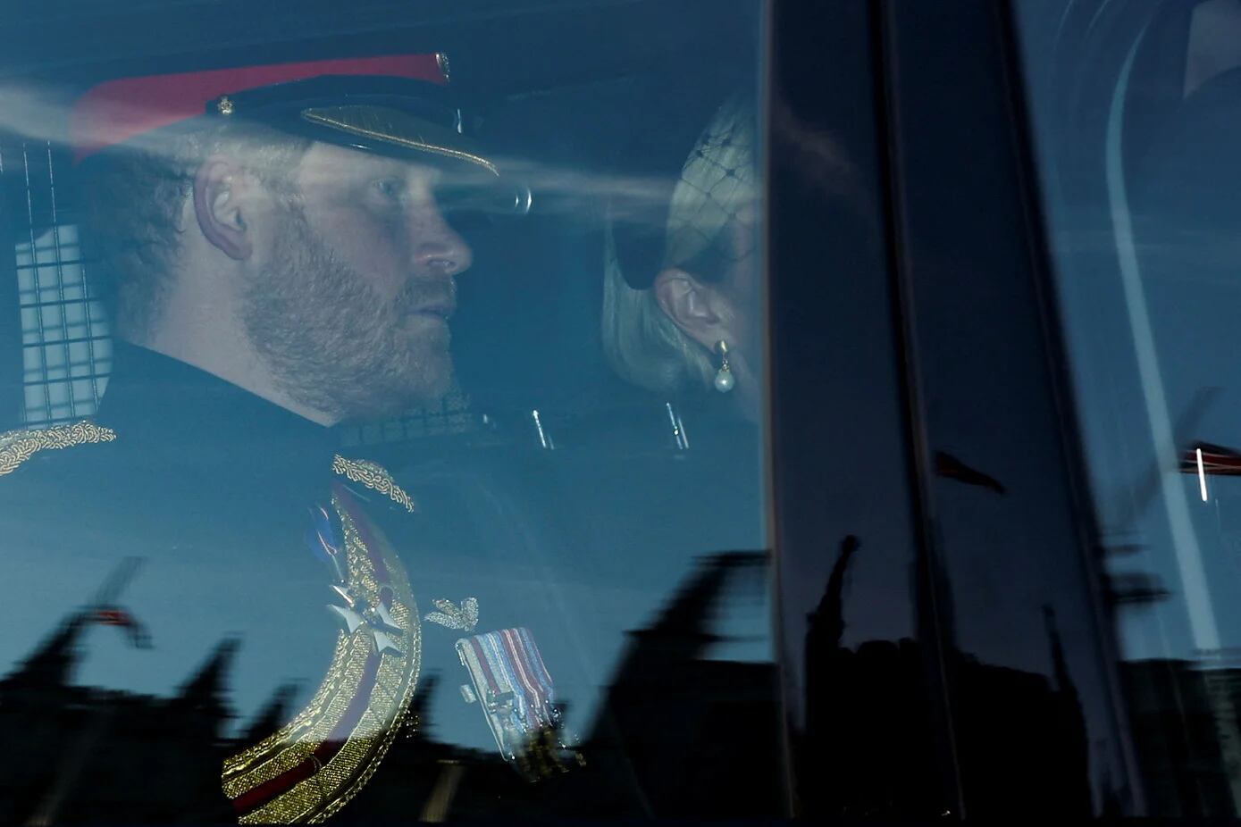 El príncipe Harry está devastado por un detalle casi inadvertido en su uniforme militar