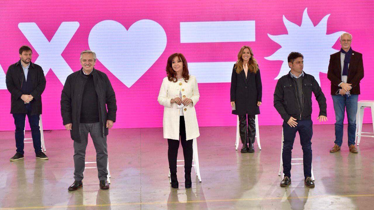 Alberto Fernández, Cristina Kirchner y Axel Kicillof durante la presentación de los candidatos del Frente de Todos en 2021