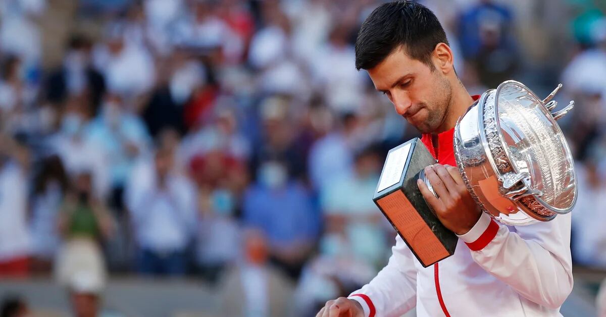 La France va assouplir ses mesures sur le coronavirus : Djokovic peut-il jouer contre Roland Garros ?
