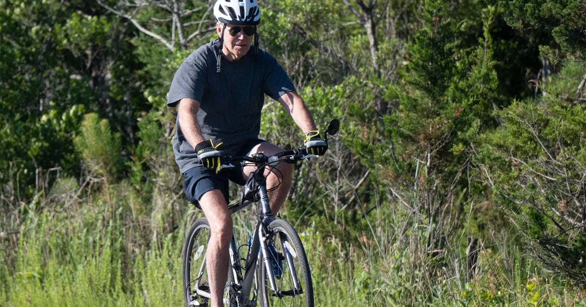 Joe Biden se monta en bicicleta mientras paseaba por Delaware: “Estoy bien”