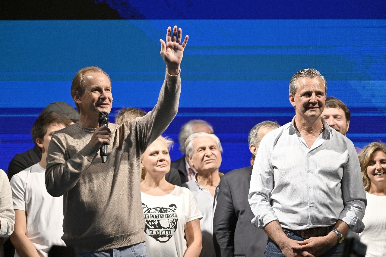 Gustavo Bordet y Adán Bahl en el cierre de campaña 