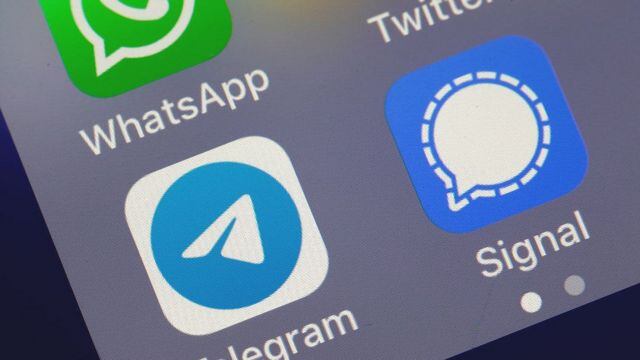 Aplicaciones WhatsApp, Telegram y Signal. (foto: BBC)
