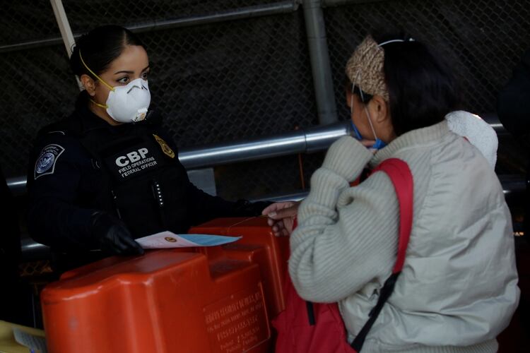 El horario de las aduanas e ingresos a EEUU también puede variar por la pandemia de coronavirus (Foto: José Luis González/ Reuters)