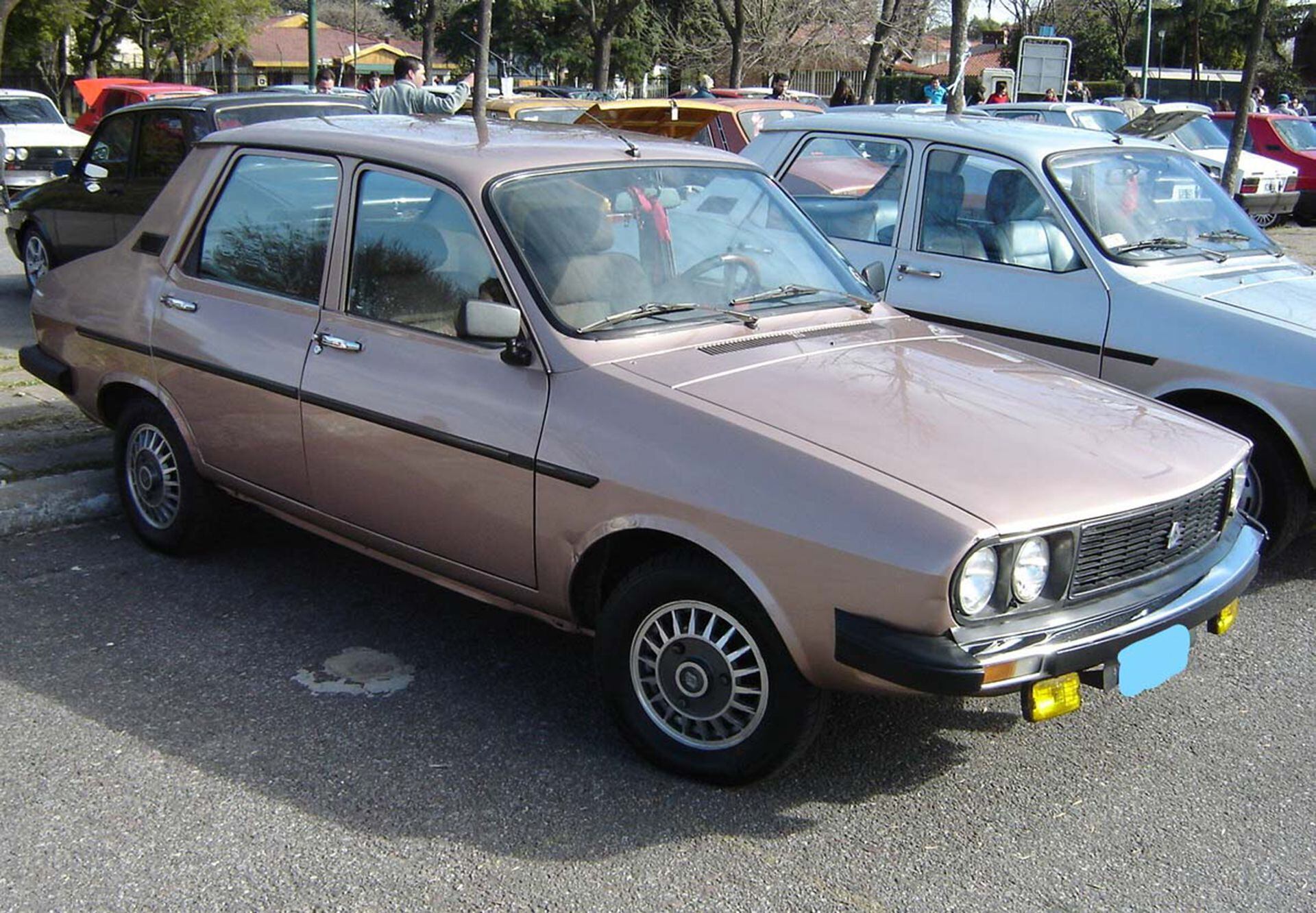  La versión GTS de 1984 traía llantas de aleación y aire acondicionado, elementos de lujo para la época (Gentileza Club Renault 12)