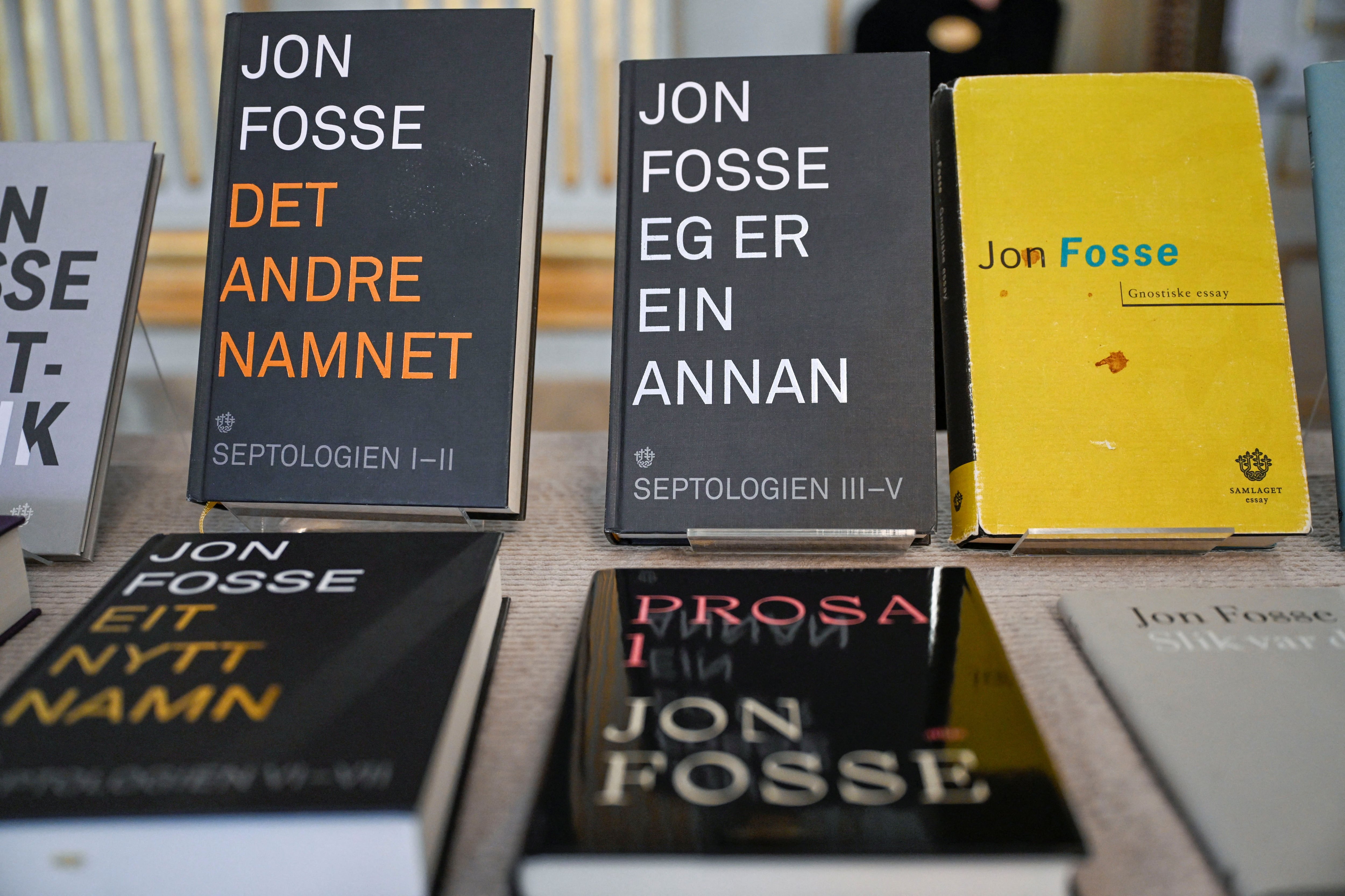 Algunos de los libros más importantes de Fosse (TT News Agency/Pontus Lundahl via REUTERS)