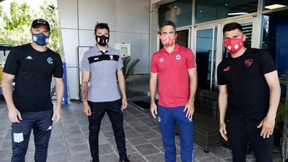 Iván Pillud (Racing), Leandro Grimi (Huracán), Matías Caruzzo (Argentinos Juniors) y Silvio Romero (Independiente), algunos capitanes presentes en el sorteo