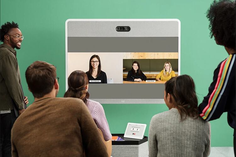 La capacidad máxima de WebEx -en una sola sesión- es de 3.000 personas. De ellas, 1.000 tienen video simultáneo y audio; y las demás, solo audio. 