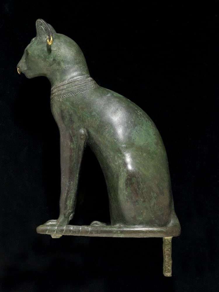 El gato de Gayer-Anderson (42 cm de altura) de perfil (Foto: British Museum)