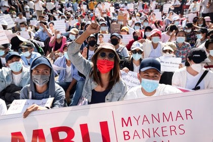 La población de Myanmar volvió a salir a las calles este jueves por sexto día consecutivo (REUTERS/Stringer)