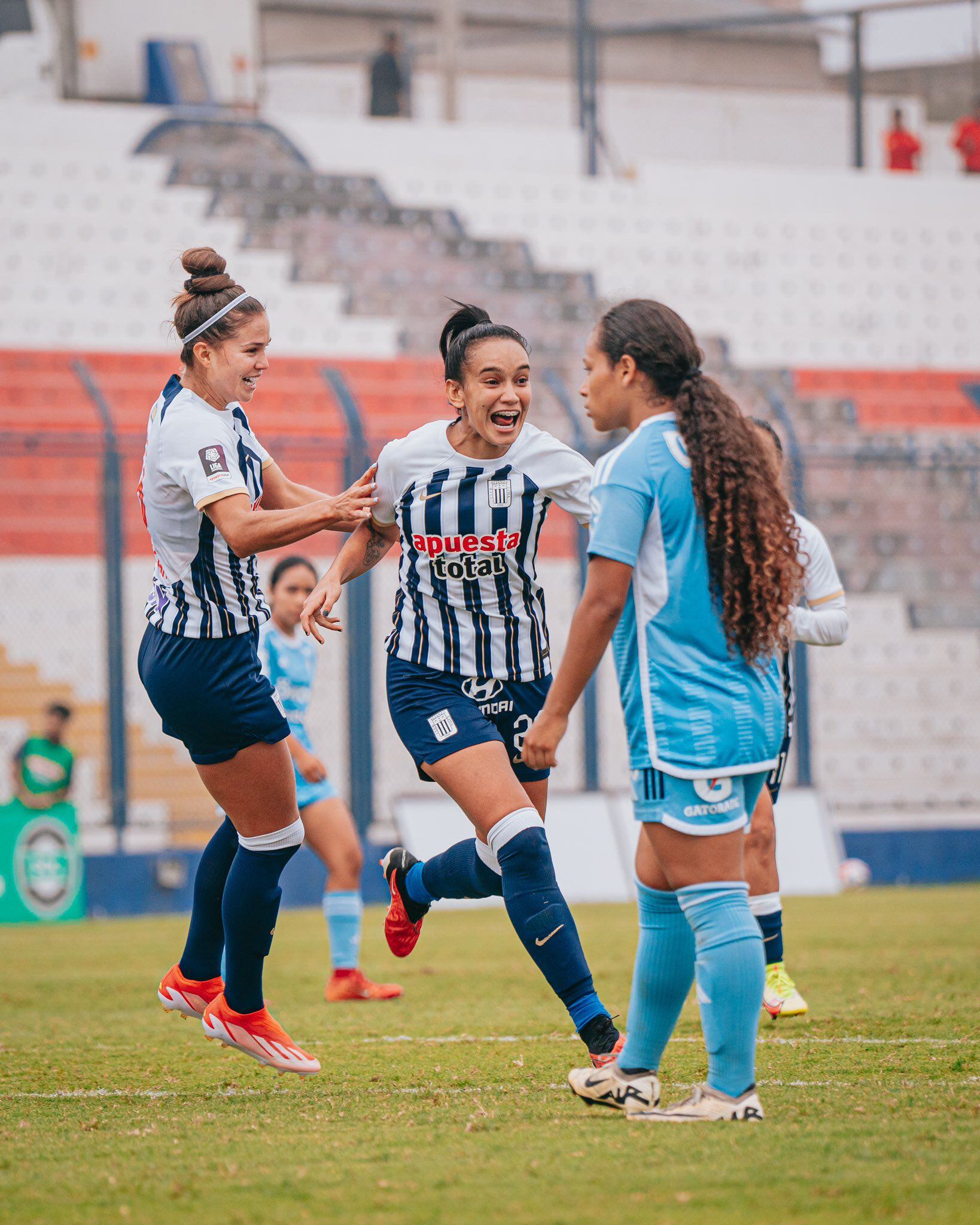 Alianza Lima le ganó 2-1 a Sporting Cristal por la fecha 8 de la Liga Femenina 2024.