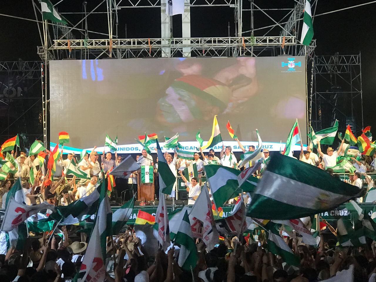 El evento se prolongó hasta la noche en la ciudad boliviana.