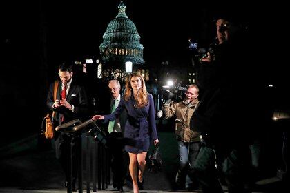 Hope Hicks se va después de asistir a la reunión a puerta cerrada del Comité de Inteligencia de la Cámara de Representantes en el Capitolio de los Estados Unidos en Washington. REUTERS/Leah Millis/File Photo